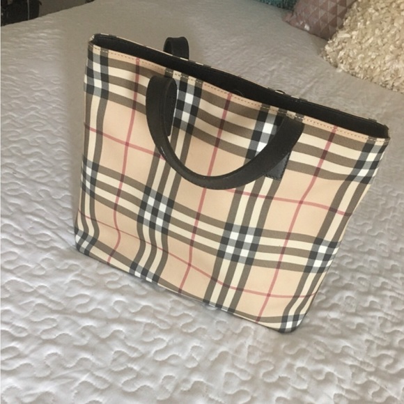 ✨💯Authentic Burberry Tote - Picture 3 of 6